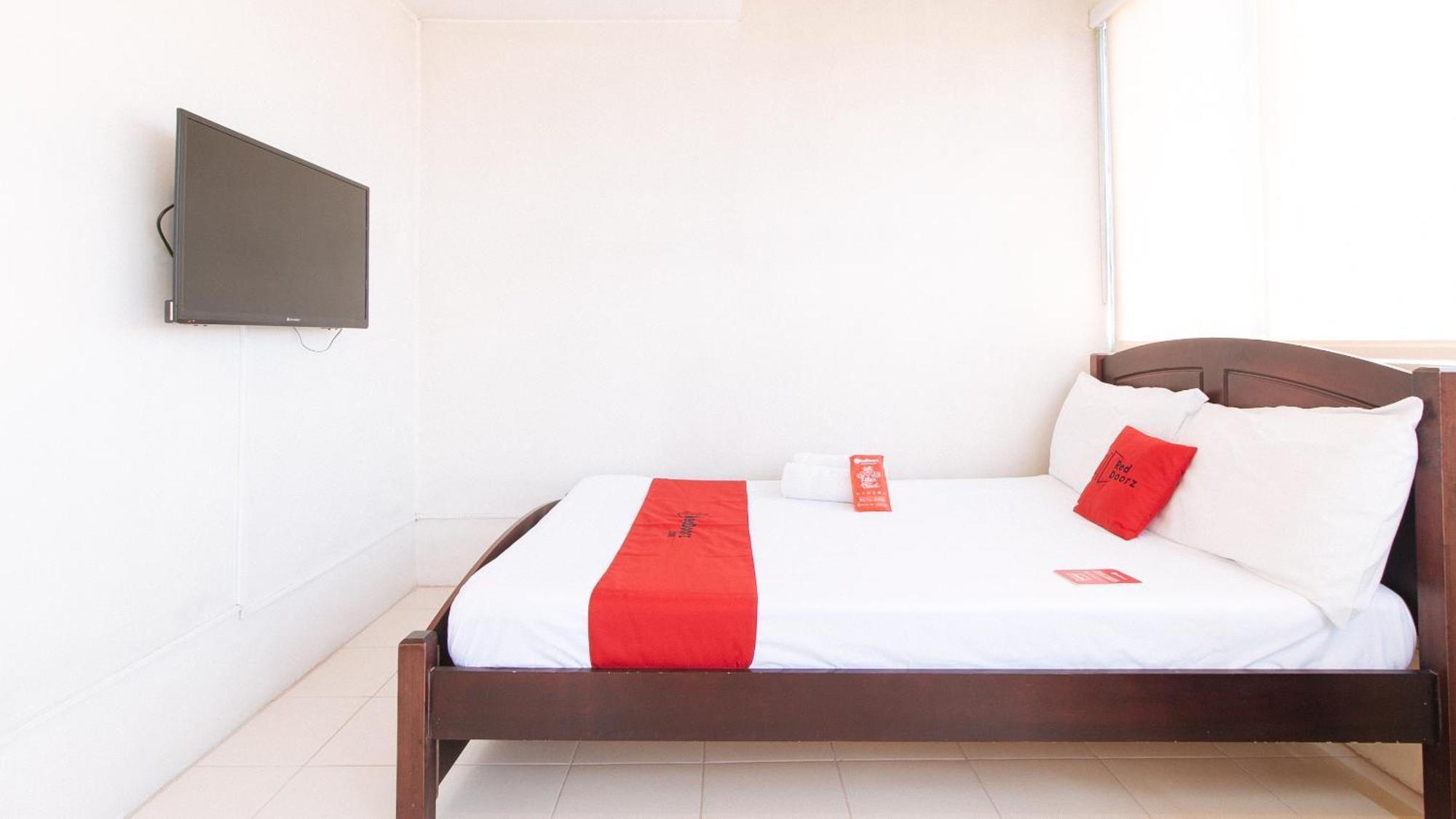 Reddoorz Plus @ E Rodriguez Corner Banawe Ciudad Quezon Exterior foto