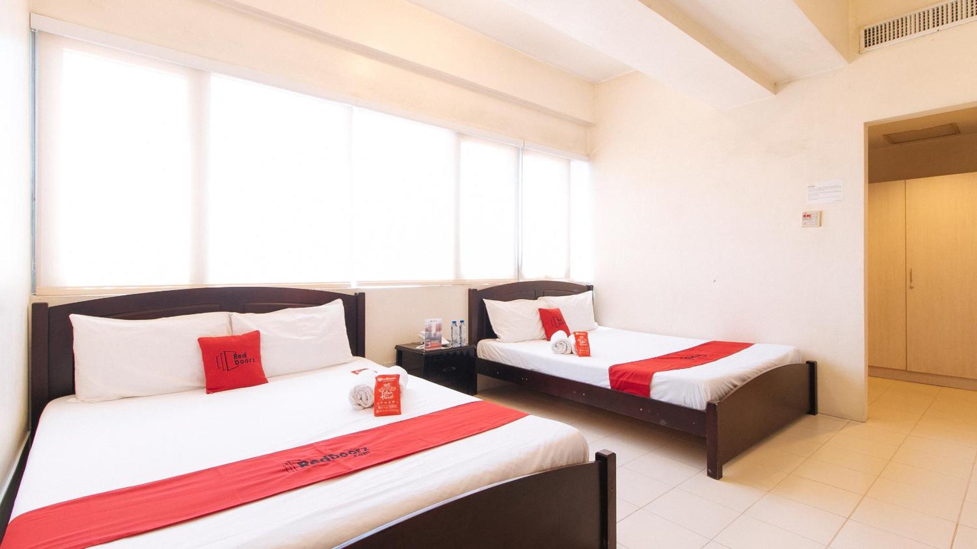 Reddoorz Plus @ E Rodriguez Corner Banawe Ciudad Quezon Exterior foto