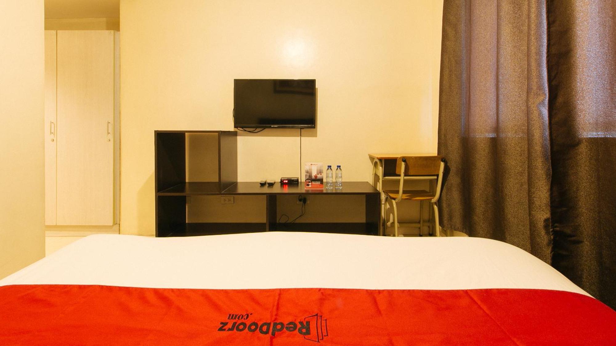 Reddoorz Plus @ E Rodriguez Corner Banawe Ciudad Quezon Exterior foto