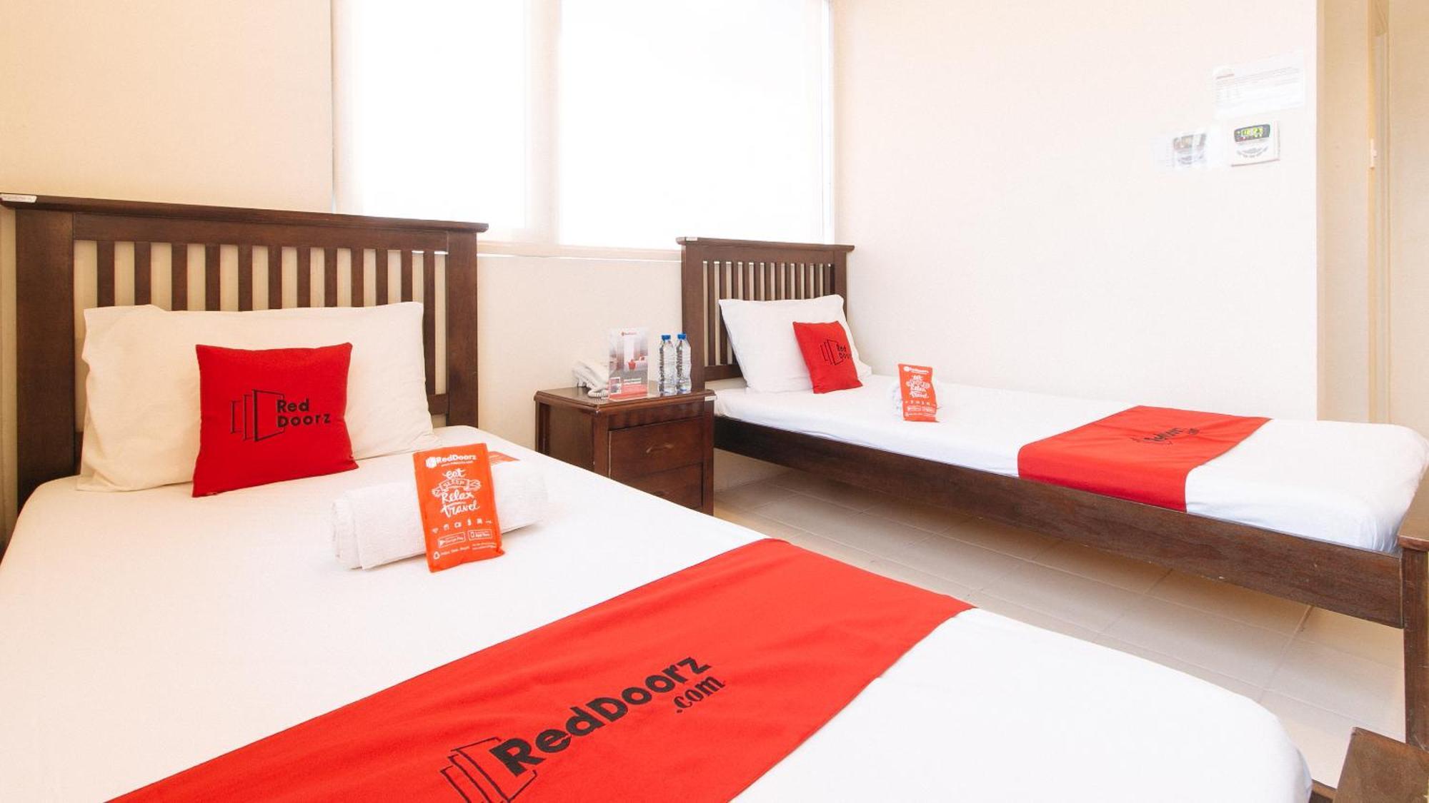 Reddoorz Plus @ E Rodriguez Corner Banawe Ciudad Quezon Exterior foto