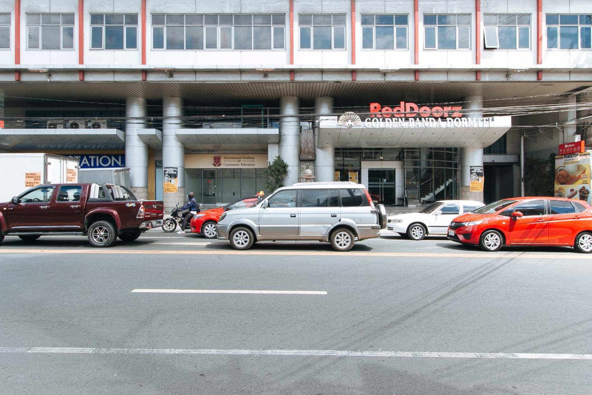 Reddoorz Plus @ E Rodriguez Corner Banawe Ciudad Quezon Exterior foto